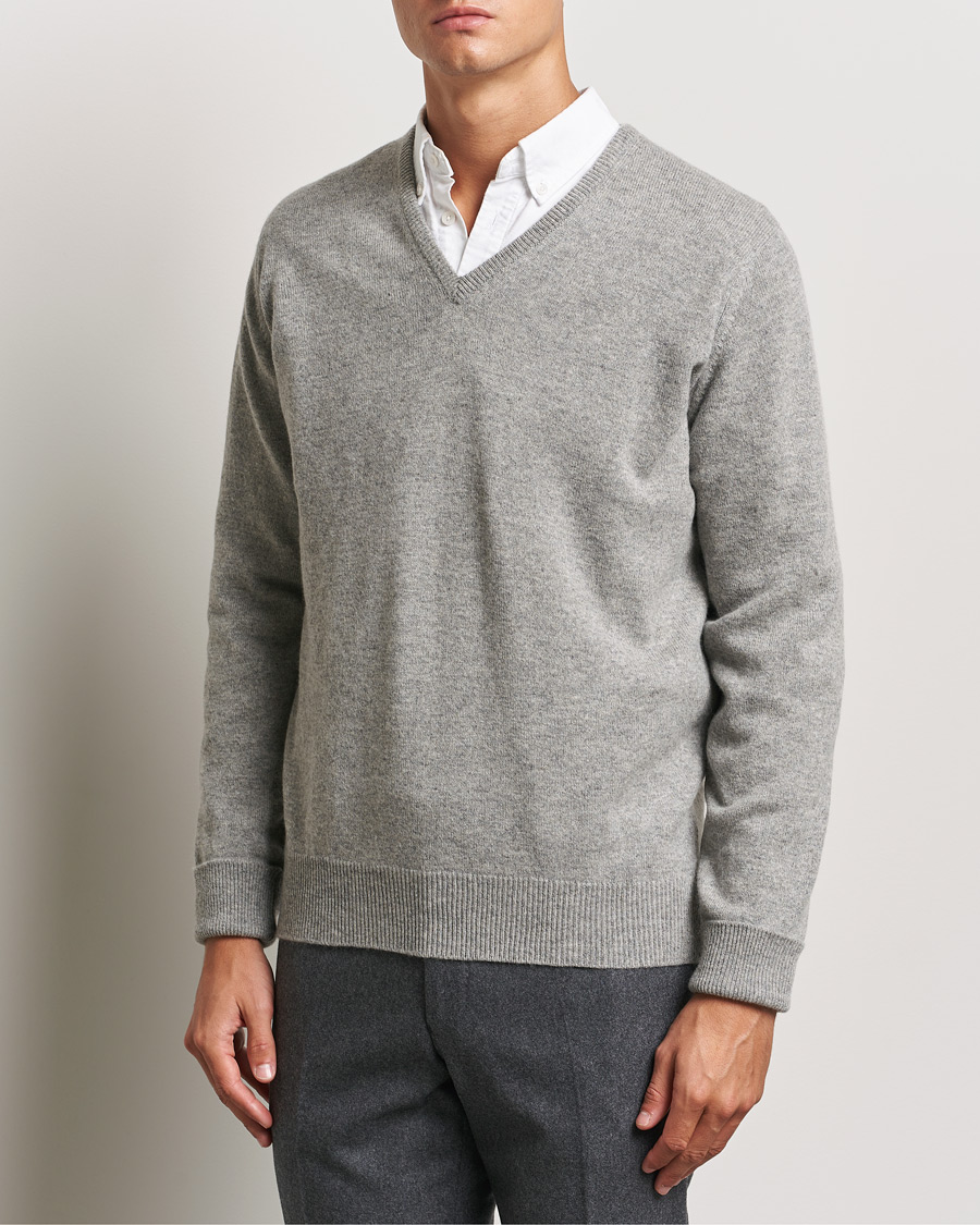 Men | Sweaters & Knitwear | William Lockie | Rob Lambswool V-Neck Flannel