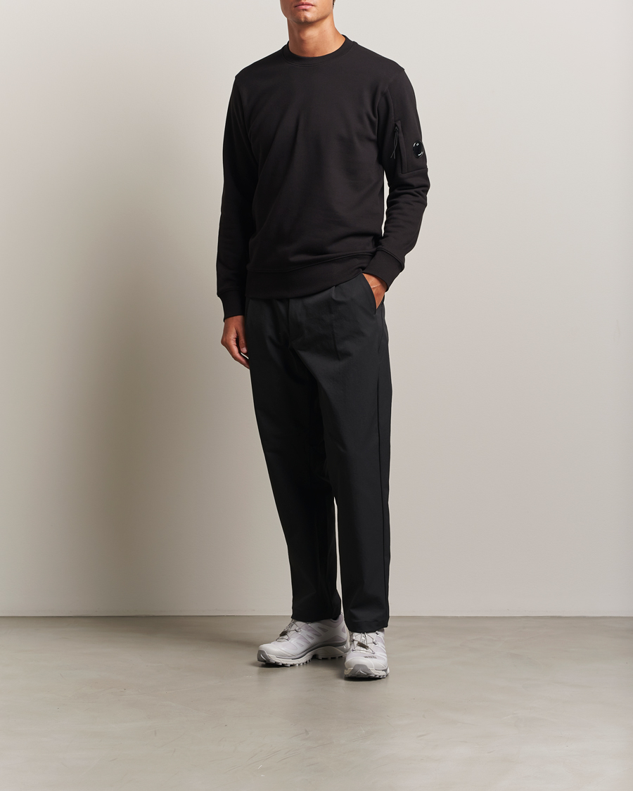 Men | Sweaters & Knitwear | C.P. Company | Diagonal Raised Fleece Lens Sweatshirt Black
