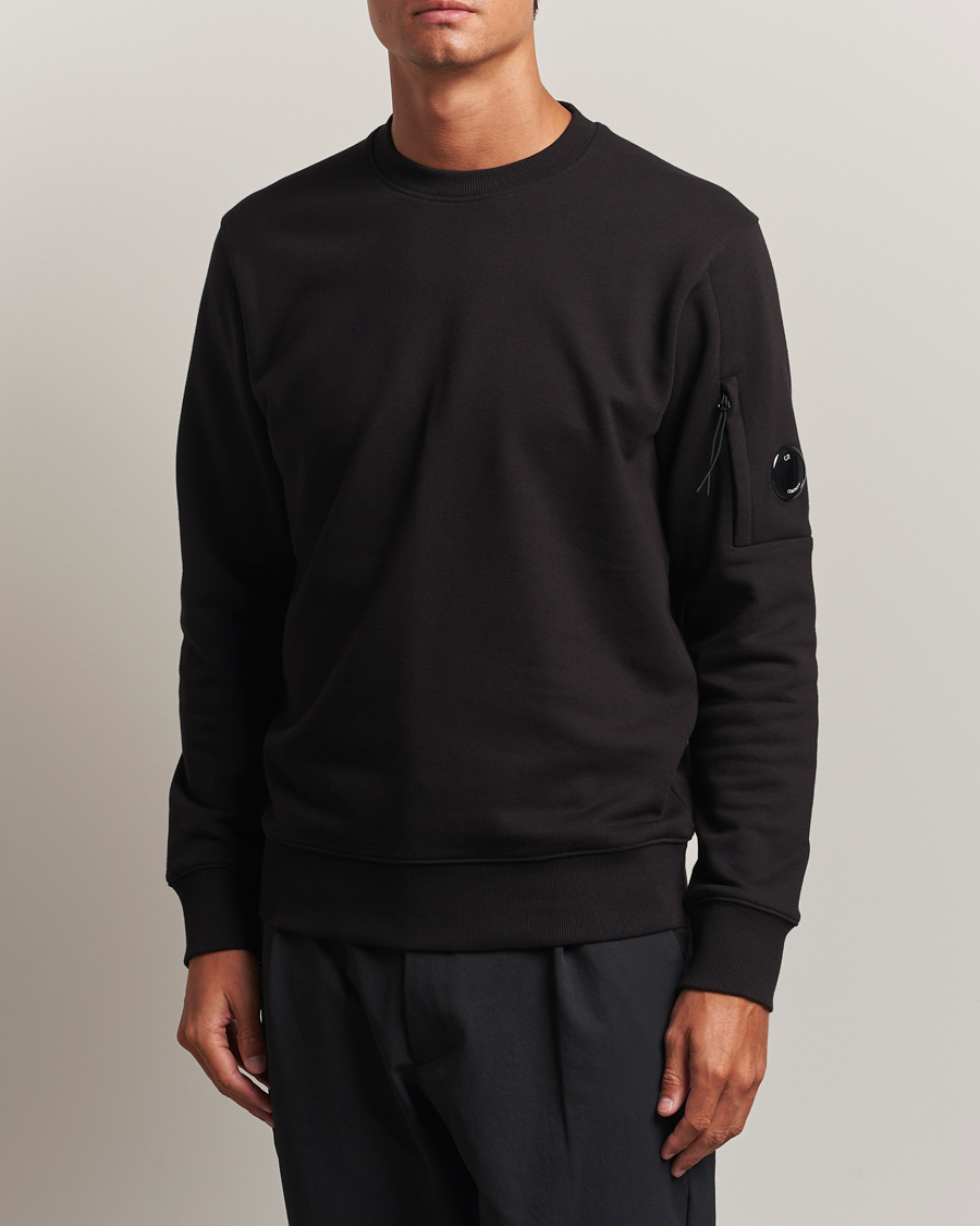 Men | Sweaters & Knitwear | C.P. Company | Diagonal Raised Fleece Lens Sweatshirt Black