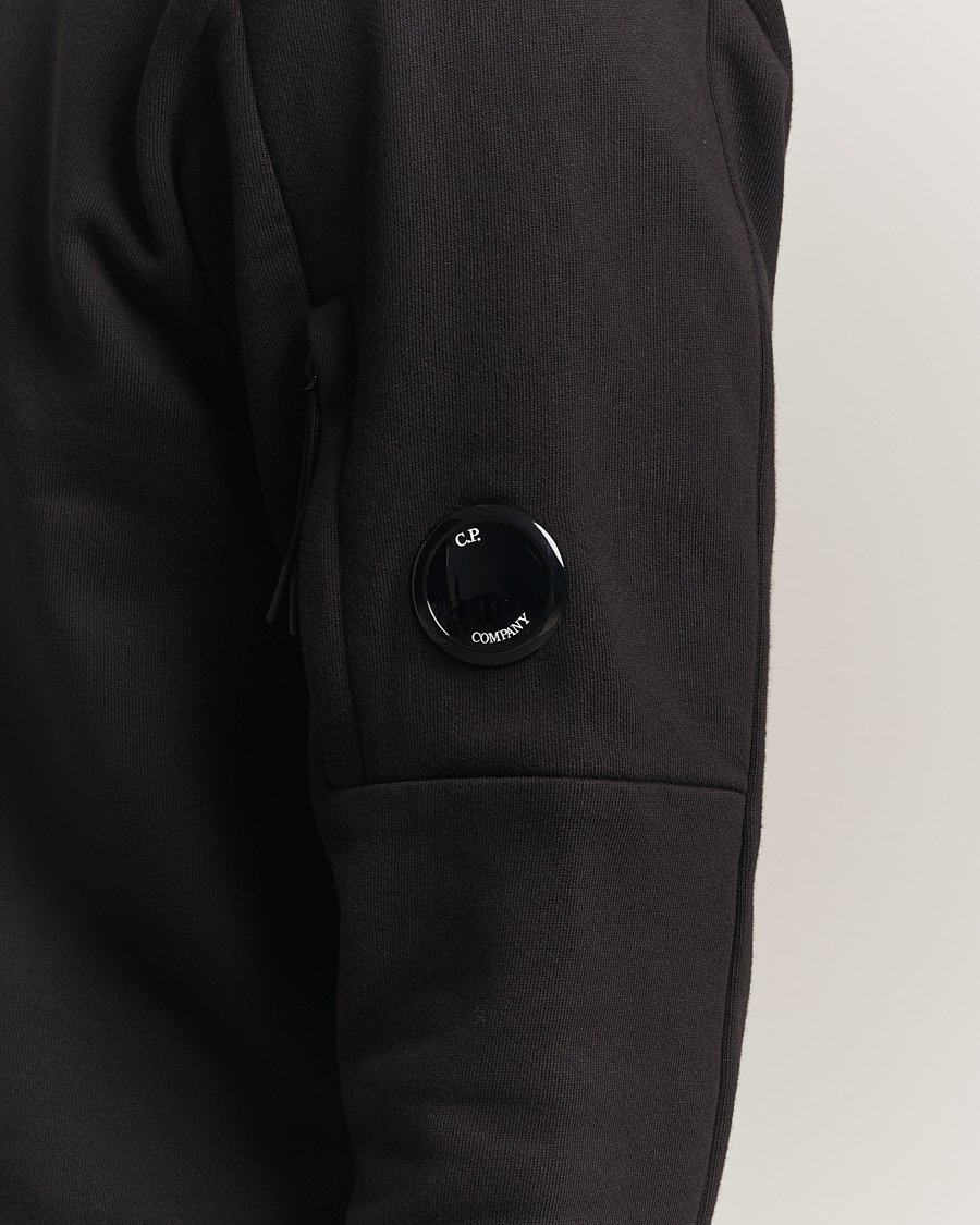 Men | Sweaters & Knitwear | C.P. Company | Diagonal Raised Fleece Lens Sweatshirt Black