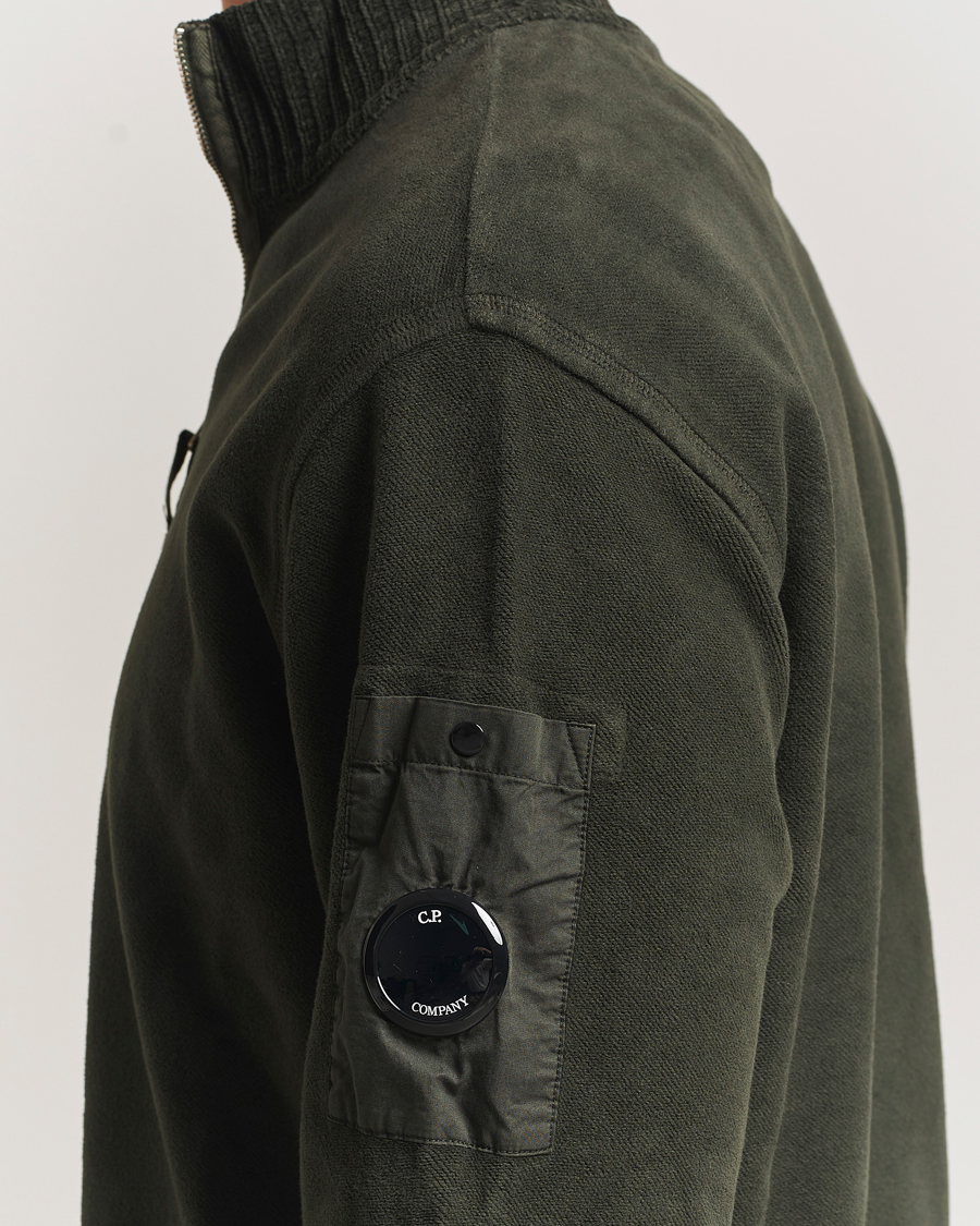 Men | Sweaters & Knitwear | C.P. Company | Brushed Emerized Diagonal Fleece Half Zip Dark Green