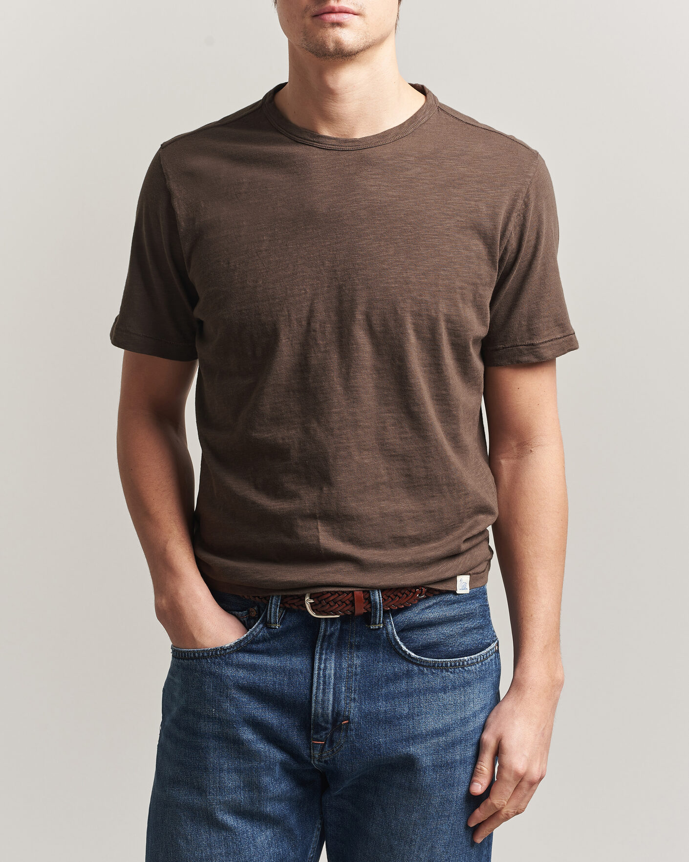 Men | T-Shirts | Merz b. Schwanen | Organic Pima Cotton Slub Crew Neck T-Shirt Chocolate