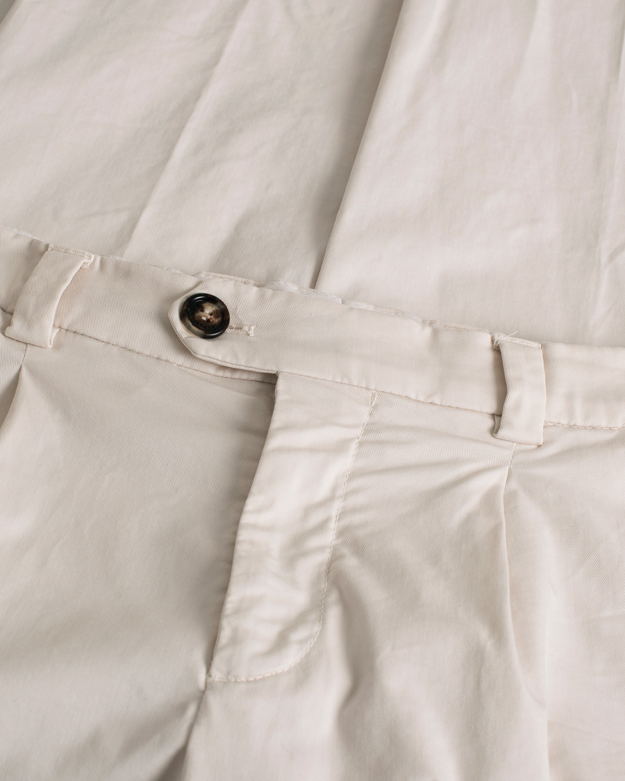 Men | Trousers | Pre-owned | Brunello Cucinelli Slim Fit Pleated Trousers Off White
