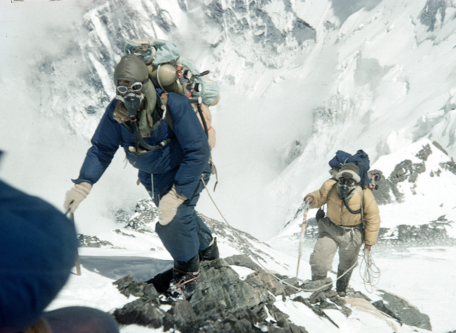 Udgangspunktet Gade synd Først på Everest - Beretningen om Sir Edmund Hillary & Tenzing Norgay |  CareOfCarl.dk