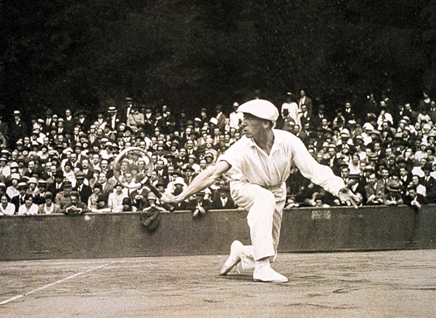 René Lacoste spelar tennis