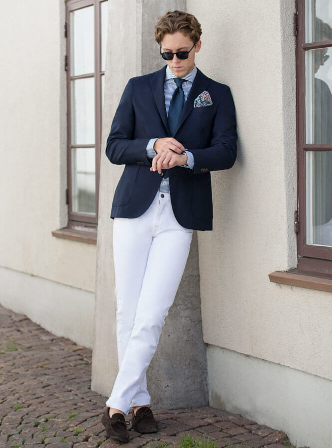 vinkel Ødelæggelse for mig Blå jakke med hvide bukser | CareOfCarl.dk